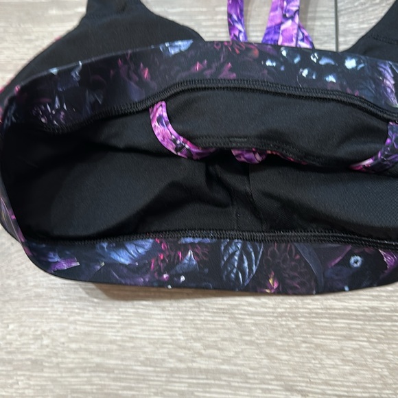 NWOT Lululemon Sports Bra - Picture 4 of 5